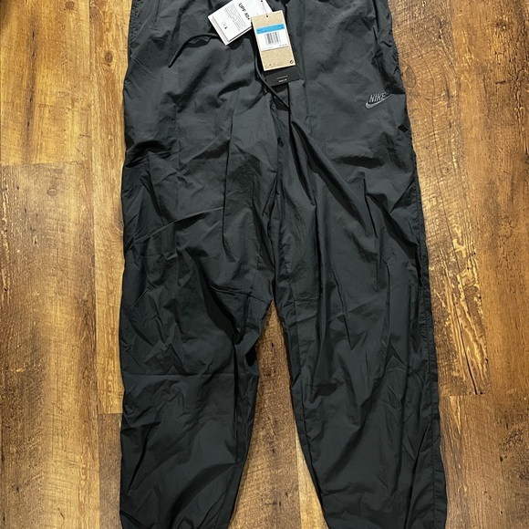 Nike Sportswear Repel Tech Pack Men's Woven Pants- FB7370-068 $120 - Picture 3 of 8